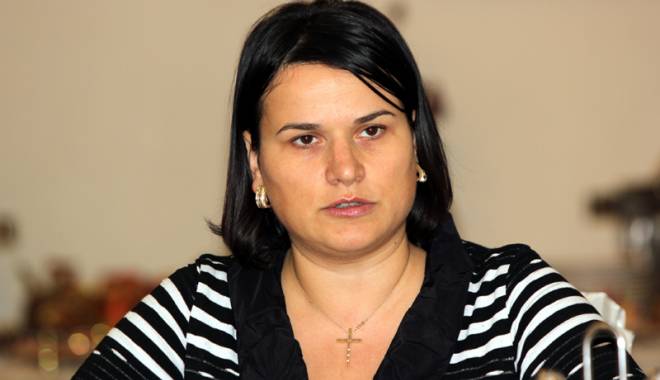 Nicoleta Ploscaru și complicii ei, printre care și un polițist,  deferită justiției - politist-1449514937.jpg