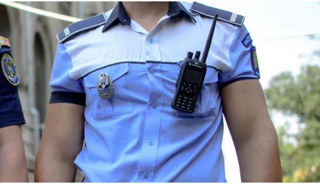 Borsetă cu bani furată de un polițist la locul accidentului. Agentul a fost dat afară