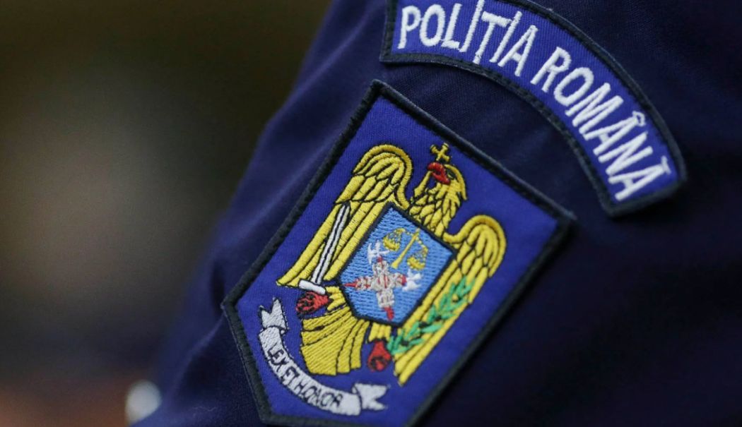 Un polițist de doar 23 de ani s-a urcat drogat la volan și a lovit un pieton! - politist-1733476963.png