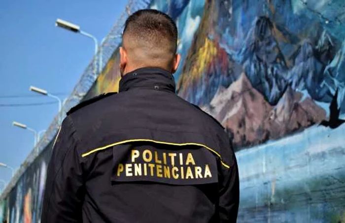 Polițist constănțean de penitenciare, reținut după ce ar fi divulgat secrete din dosarele DIICOT - politist-1755777369.jpg