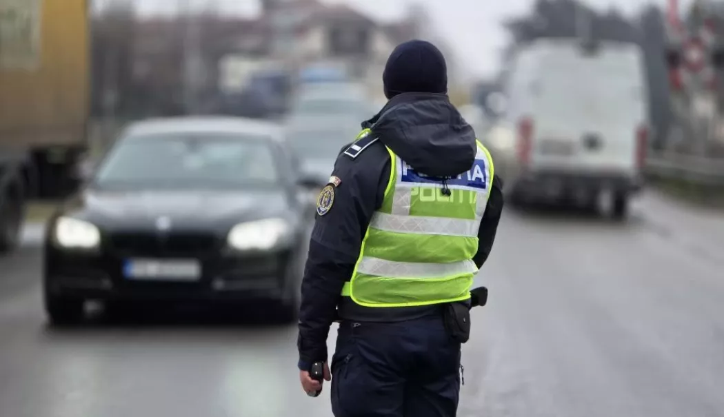 Acțiuni ale polițiștilor constănțeni pentru asigurarea unui climat de ordine și siguranță publică - politist-1767009408.webp