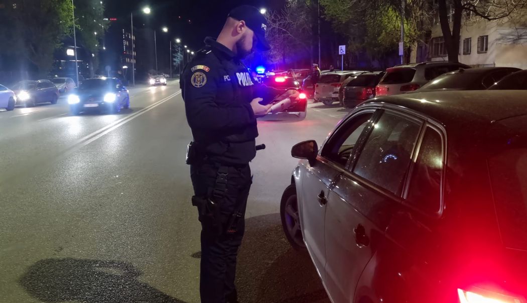 Atenție la șoferii băuți! Un tânăr a fost depistat conducând, sub influența alcoolului - politist-trafic-1732529469.jpeg