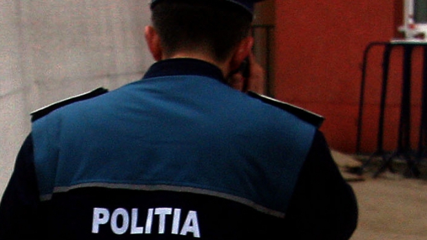 Împușcat de polițist pentru că a refuzat să oprească mașina - politist133953731079176800-1360237156.jpg