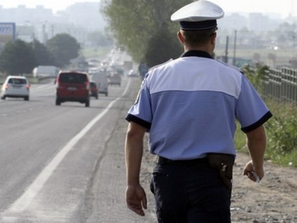 370 de suspecți, prinși în trei zile - politist1347405147-1360660496.jpg