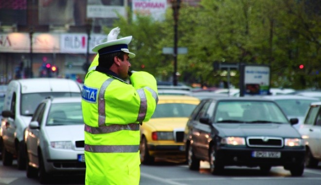 Ce fac polițiștii constănțeni de Ziua Marinei - politist251315856768-1345013869.jpg