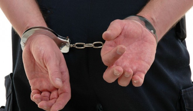 Polițist de la Investigarea Fraudelor, cu interdicție de a părăsi țara - politistdelainvestigareafraudelo-1389091330.jpg