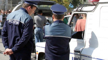 Bărbat din Rodna, reținut de polițiști în cazul copilului de 11 ani găsit mort într-o gară - politisti115908000-1325584114.jpg