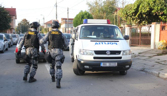 Razie de amploare în județul Constanța: peste 100 de polițiști au descins în percheziții! - politistiamploare-1605814429.jpg