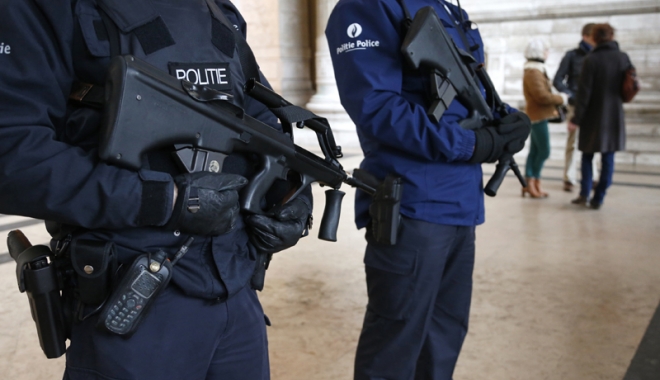 Polițiști belgieni, arestați pentru că transportau imigranți - politistiarestatibelgia-1474546302.jpg