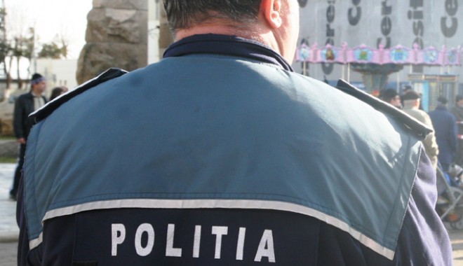 Cine ia bătaie în locul polițiștilor - politistibatuti1-1321473305.jpg
