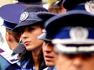 Polițiștii și familiile lor amenință cu proteste - politisticomunitaribogdandanescu-1351716946.jpg