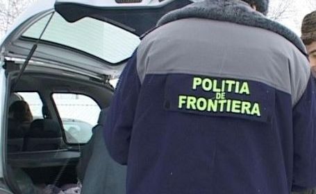 7,72 kg de canabis ascunse într-un autoturism ce venea din Grecia - politistifrontiera-1349764662.jpg