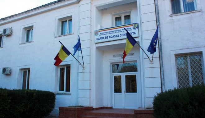 Polițiști de frontieră asigurau protecție hoților de combustibil - politistigardadecoastaaucalcatpe-1395422486.jpg