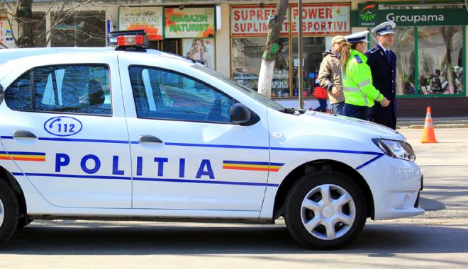 Polițiștii vor primi girofaruri pentru  a putea goni cu mașinile după hoți - politistigirofaruri-1432834452.jpg