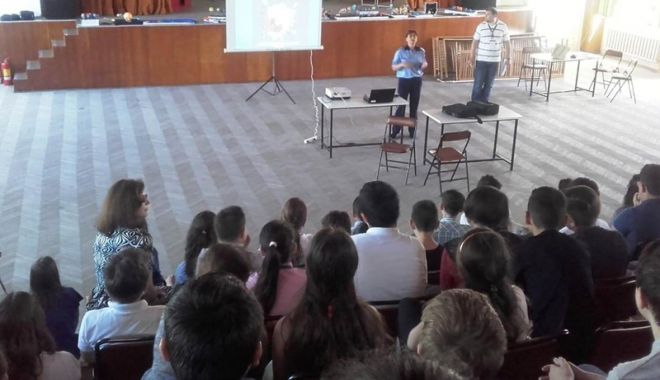 Polițiștii Serviciului Criminalistic  au primit vizita elevilor constănțeni - politistii-1527006082.jpg