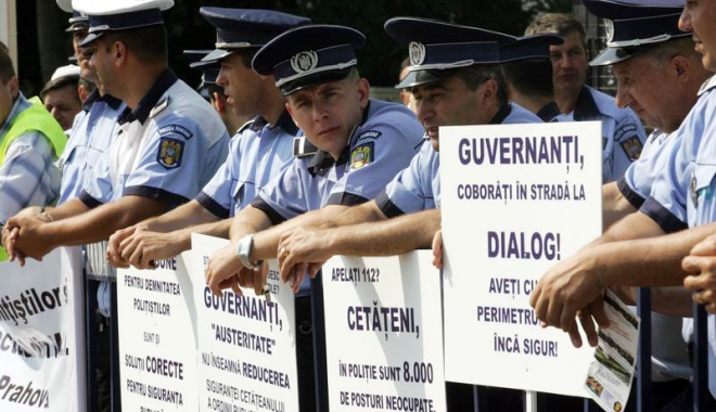 Polițiștii ies din nou în stradă și pun 
