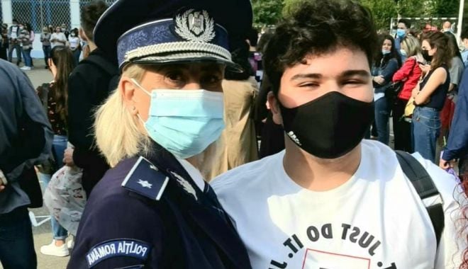 Poliţiştii, alături de elevi la începutul anului şcolar - politistiialaturi-1631531304.jpg