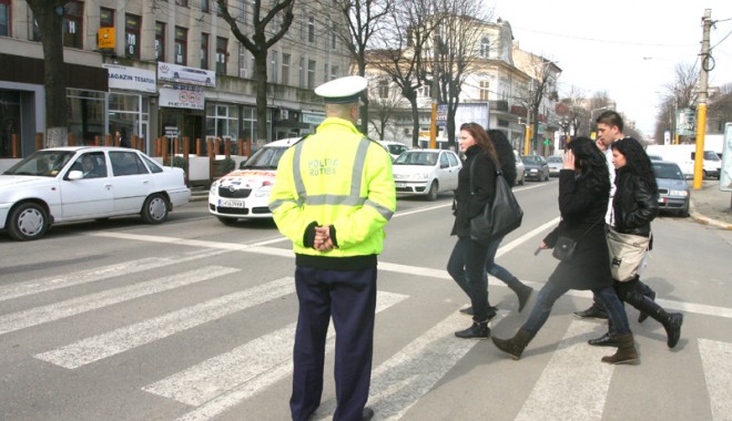 Polițiștii ies în stradă - politistiiiesinstrada5-1387563890.jpg