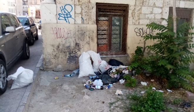 Poliţiştii locali din Constanţa, amenzi pentru cei care aruncă gunoaiele pe domeniul public - politistiilocali-1623147104.jpg
