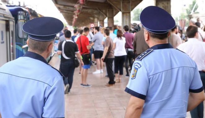 Zeci de călători de pe trenuri, sancționați deoarece nu aveau măști - politistipescarisursadigi24-1597678407.jpg