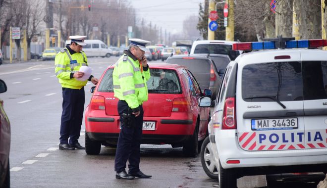 Șofer BEAT, surprins la volan! Iată ce măsură au luat polițiștii! - politistirutiera1-1579009058.jpg