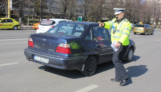 Iată unde vă puteți întâlni astăzi cu polițiștii rutieri - politistirutieratraficmasini2-1367392828.jpg