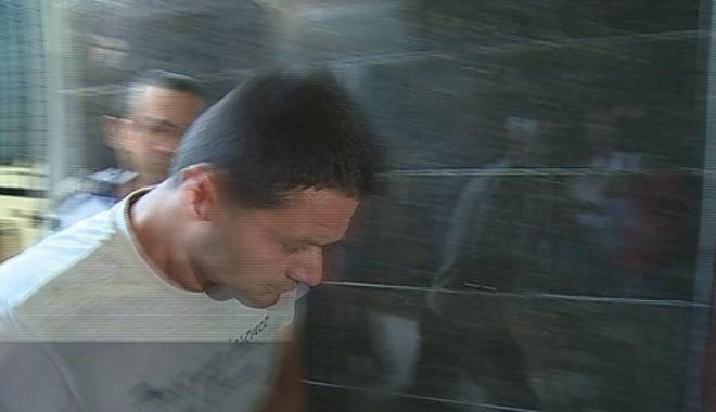 A negociat mita ca la piață, dar i s-a înfundat. Polițistul Dobre, trimis în judecată - politistjudecata-1439234789.jpg