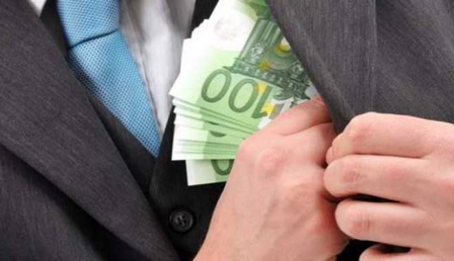 Un polițist a refuzat  mită de 1.000 de euro - politistmita-1441735633.jpg