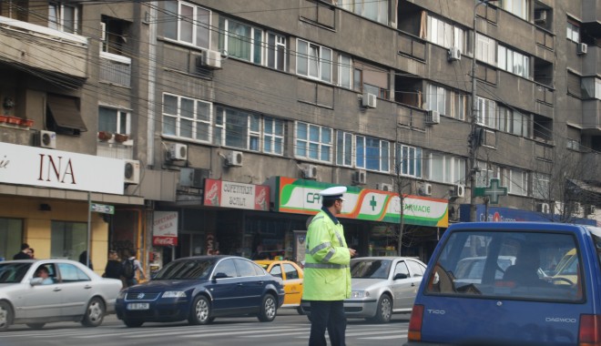 Procesul civil al celor 34 de polițiști de la Rutieră acuzați de corupție o ia de la capăt - politistrutierastrada-1321373071.jpg