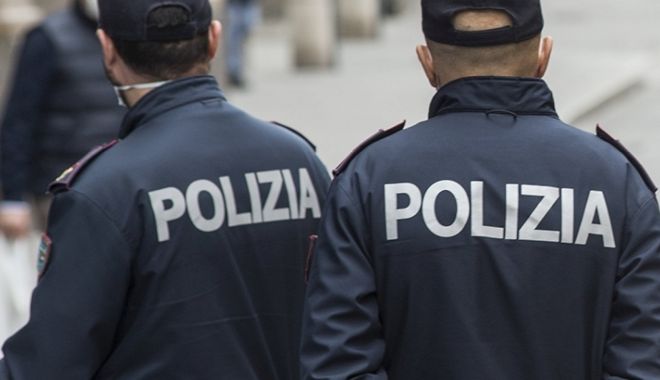 Scene șocante în Franța: Un bărbat îmbrăcat ca un ninja a atacat două polițiste cu o sabie - poliz-1638469177.jpg