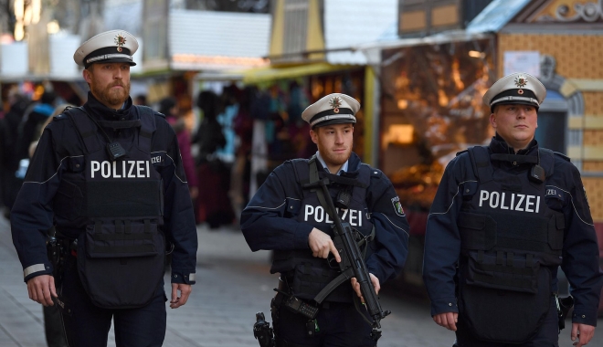 BOMBĂ GĂSITĂ LA UN TÂRG DE CRĂCIUN DIN GERMANIA! - polizeinrw-1512148457.jpg