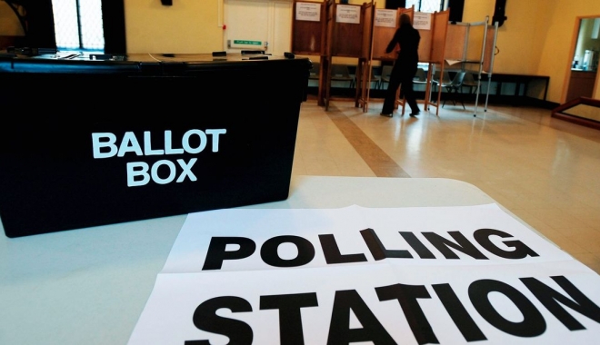BREXIT / Referendum: S-au deschis secțiile de vot - pollingstation-1466664389.jpg