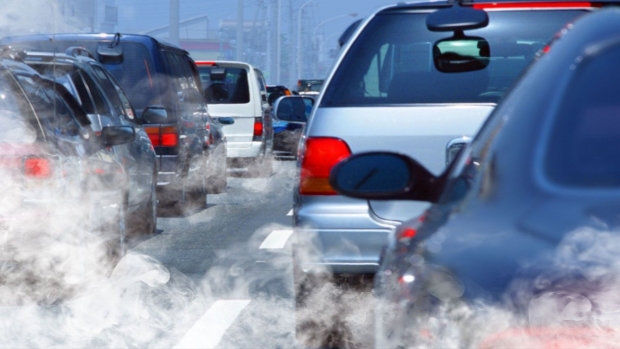 TAXA AUTO REVINE! AR PUTEA AJUNGE ȘI LA 3000 DE EURO - poluare-1521035982.jpg