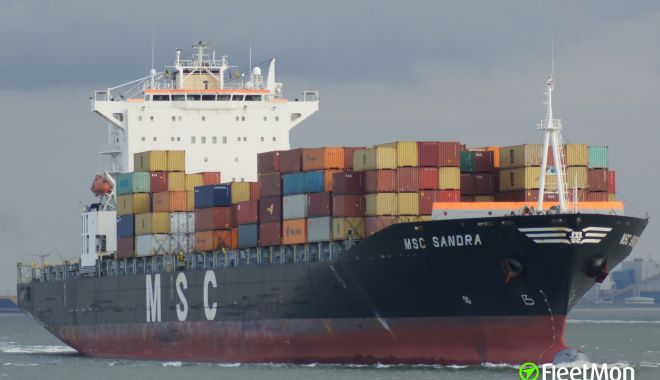 Poluare cu combustibil într-un port din Portugalia - poluarecucombustibil-1554640318.jpg