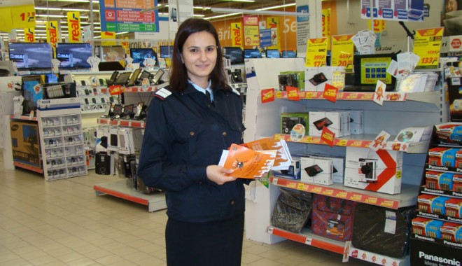 Constănțenii au primit recomandări privind comportamentul în situații de urgență - pompieri-1352839061.jpg