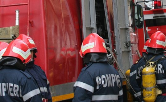 Centru de plasament pentru copii din Tulcea, EVECUAT în urma producerii unui incendiu - pompieri-1483375006.jpg