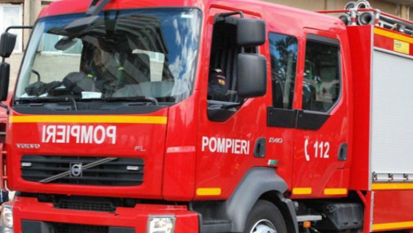 Pompierii ISU Dobrogea, intervenție pe Autostrada Soarelui - pompieri-1533143939.jpg