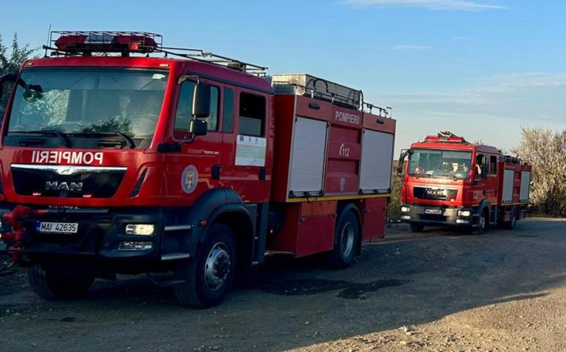Panică! O scară de bloc din Constanţa, plină de fum - pompieri-1730362571.jpg
