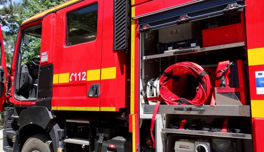 UPDATE Incendiu de vegetație uscată, la Costinești. Intervin pompierii de la Tuzla, Techirghiol și Eforie - pompieri-1753523794.jpg