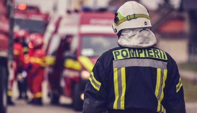 Alerta la pompieri! Incendiu la etajul patru al unui bloc din Techirghiol - pompieri-bun-1697926548.jpg