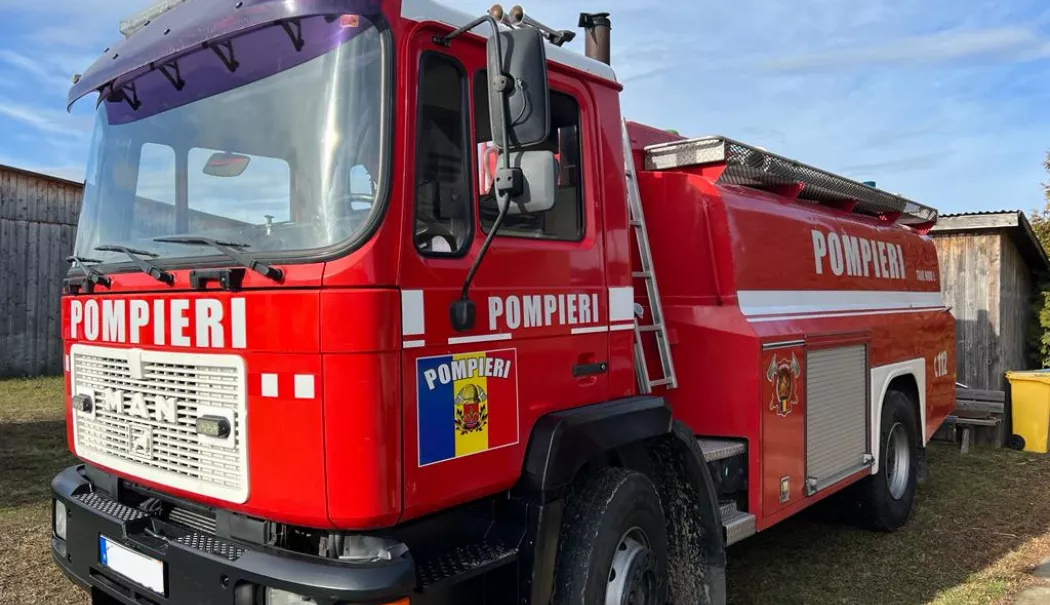Casă cuprinsă de flăcări. Doi bătrâni salvați la limită - pompieri-incendiu-jpg-1771584059.webp