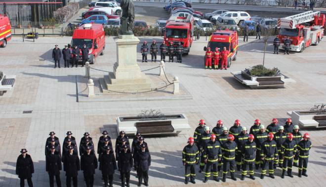 Pompierii militari vor patrula cu bărci pe litoral și pe lacul Siutghiol. 