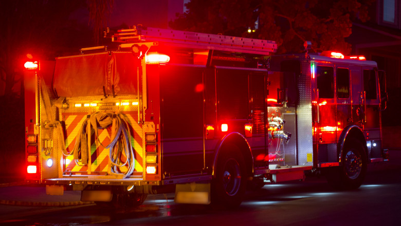 Incendiu în Medgidia la o baracă aflată în spatele şcolii - pompieri12-1734455626.jpg