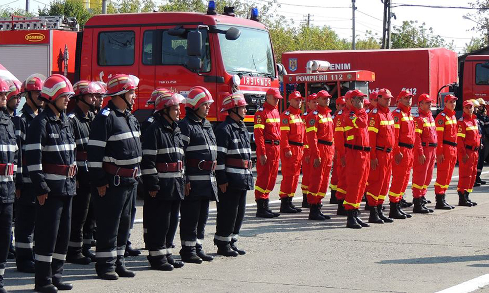 Ziua Pompierilor din România. "Indiferent că acţionează pe teritoriul ţării sau în misiuni internaţionale, ei reprezintă o forţă de încredere"