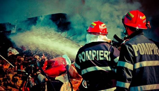 INCENDIU URMAT DE SCANDAL, în Constanța! - pompierifocnoapte-1455221263.jpg