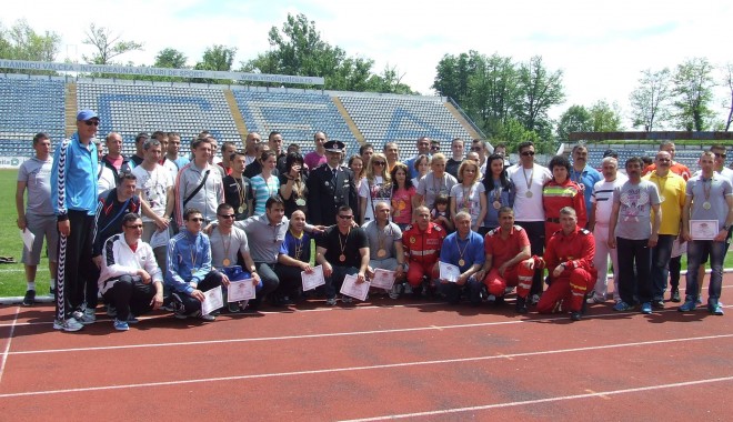 Pompierii constănțeni, campioni la atletism și cros - pompieriiconstantenicampionilaat-1399888743.jpg