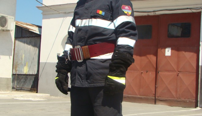 Pompierii militari în acțiune - pompieriimilitariinactiune-1406453982.jpg