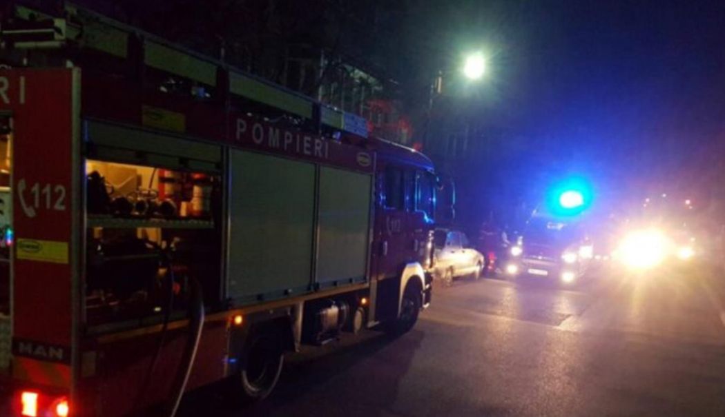 Incendiu la Poarta 10, a Portului Constanța Sud Agigea. A luat foc un vestiar - pompieriincendiunoaptea-1726592299.jpg