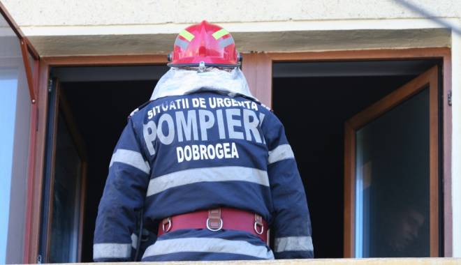 Pompierii, în alertă! Chemați să salveze persoane dintr-o canalizare - pompieriincendiutomisnr473133735-1427181142.jpg