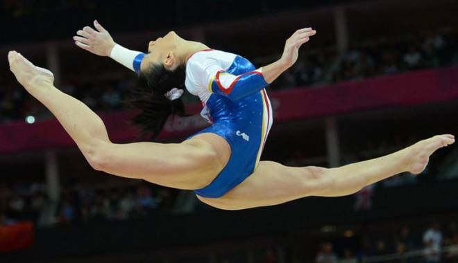 Două gimnaste din Constanța, selecționate în lotul național - ponor-1459452823.jpg